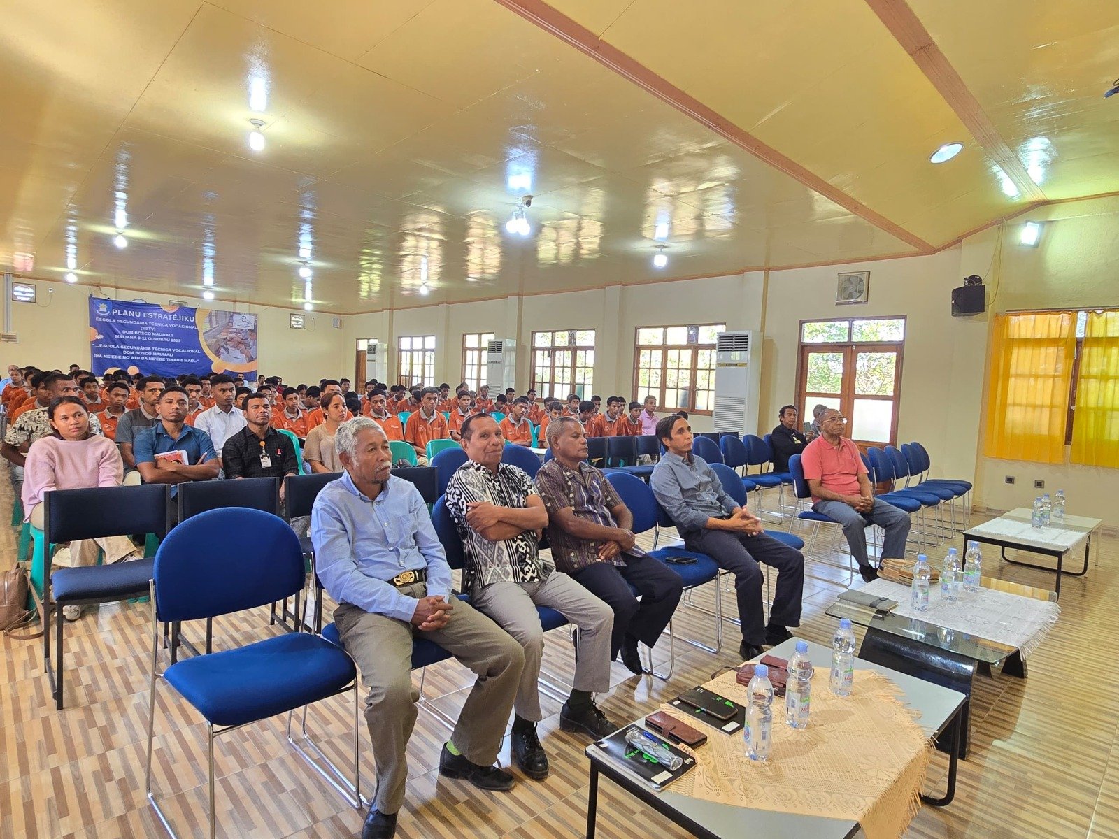 Stakeholder eksternal memberikan masukan