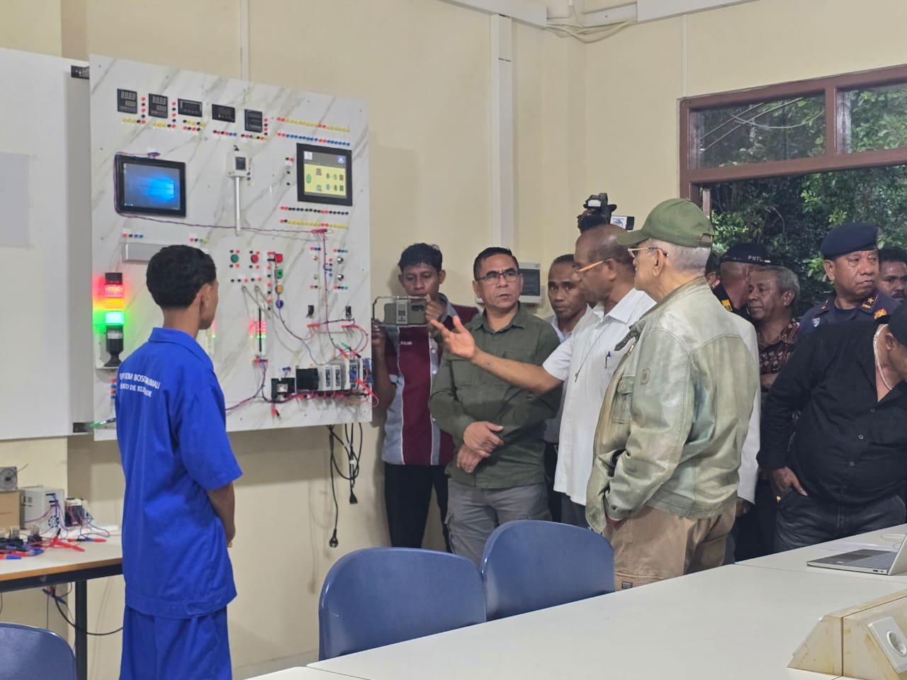 Papan sirkuit pembelajaran listrik