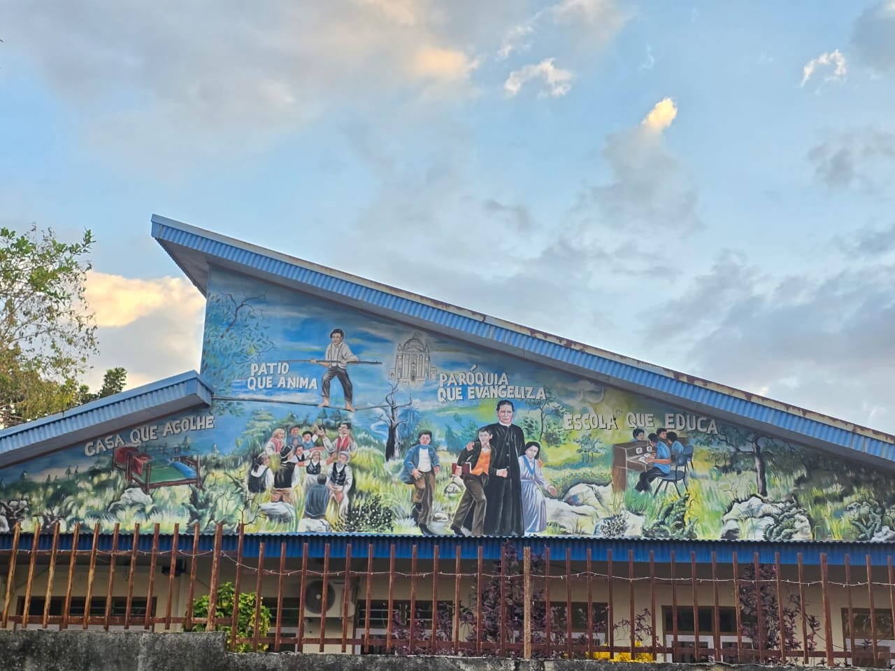 Mural Empat Pilar Pendidikan Dom Bosco Maumali di ESTV Maumali